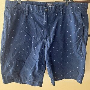 Men’s Gap Khakis “Lived in Short” size 40